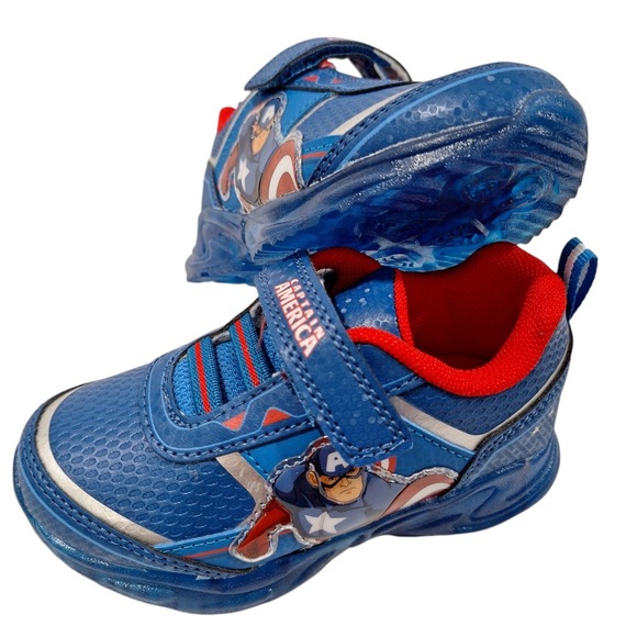 Captain America Kids Light Up Shoes Toddler Sneakers Blue Size 9 New 17‎ (cms) - Picture 8 of 14